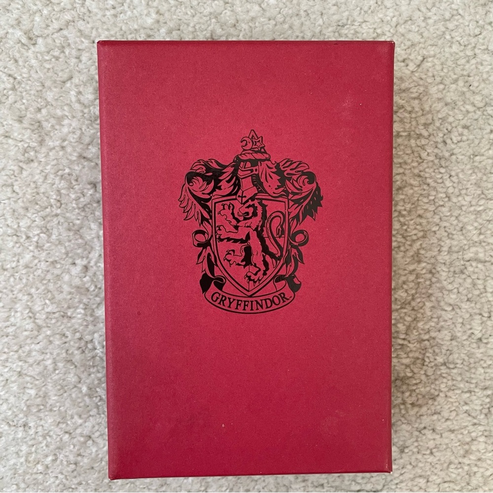 “Harry Potter” Gryffindor Small Red Box with Crest (Empty)